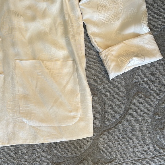 Shanghai Tang Unisex cream silk mandarin jacket.  Size 38. - Picture 6 of 11